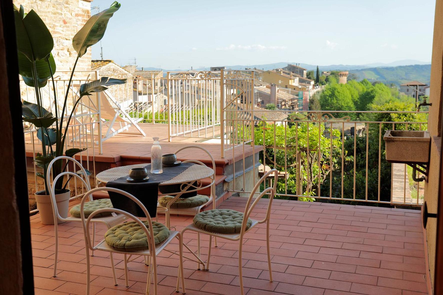 Appartamento Le Palme Con Terrazze In Centro San Gimignano Kültér fotó