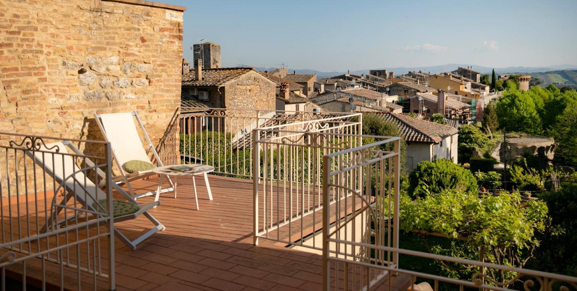 Appartamento Le Palme Con Terrazze In Centro San Gimignano Kültér fotó